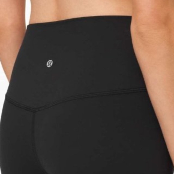 Lululemon Wunder Unders in Luon Crop 23" BLACK Sz 4 FREE Lululemon Bag imcluded - Picture 4 of 8